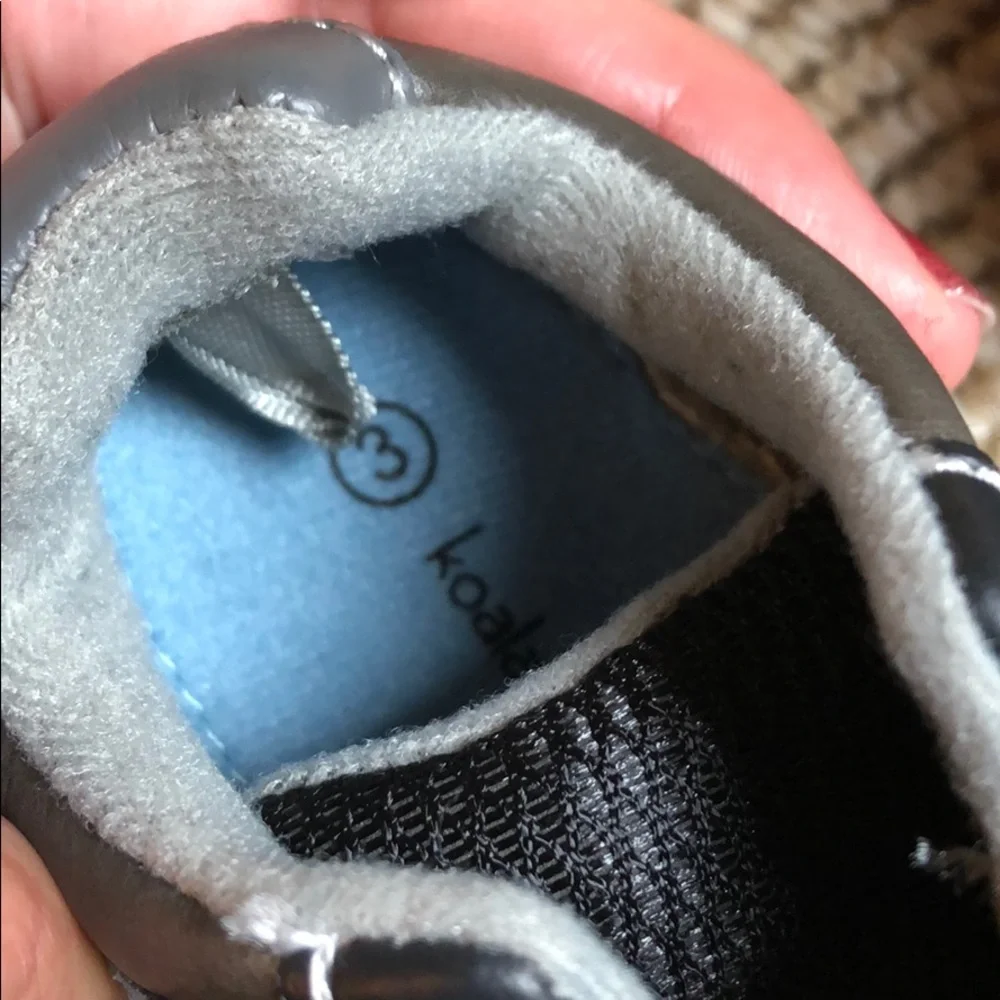 Koala Kids size 3 black and gray shoes